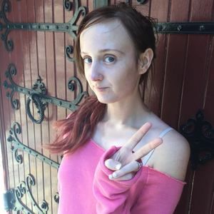 Meet your Posher, Adrienne